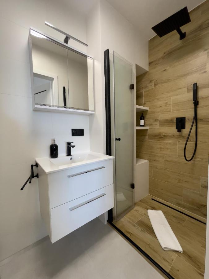 Urban Apartments Premium Baildona 18A, Free Garage, Self Check-In Катовице Экстерьер фото